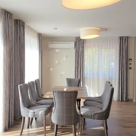 Aido Takas 4 Holiday